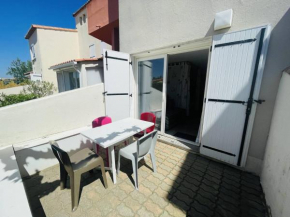 Studio rénové en rez-de-jardin, terrasse et plage à 3 min à pied - FR-1-723-99